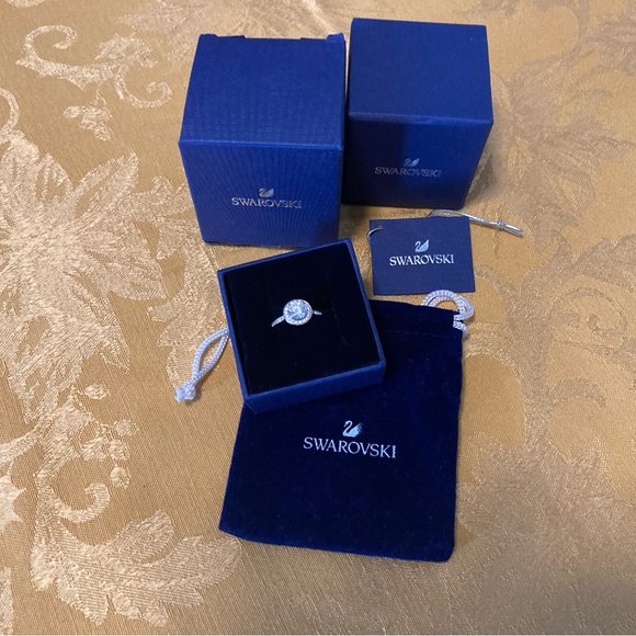 Swarovski Crystal cz ring - Picture 2 of 3